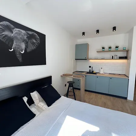 Apartment Perfect Cube *
